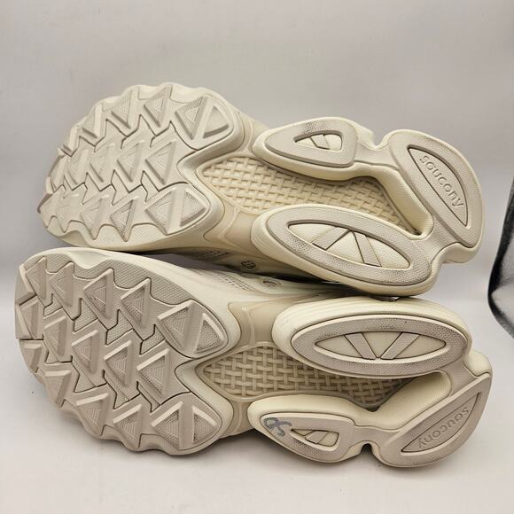 SAUCONY UNISEX 9.5 PROGRID TRIUMPH 4 CREAM IVORY MESH RUNNING SHOES NWOB main image 2